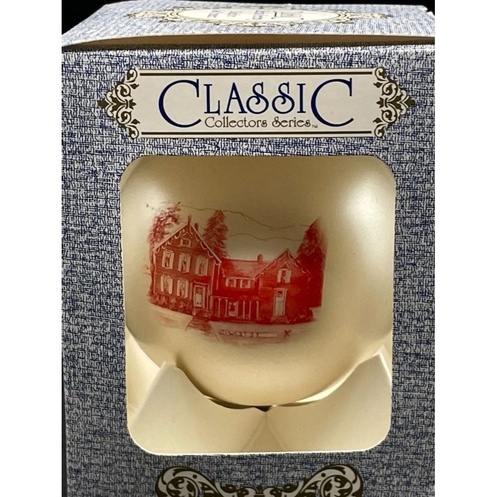 Classic Collectors Series 2009 Glass Christmas Ornament Length 3.75 Inches